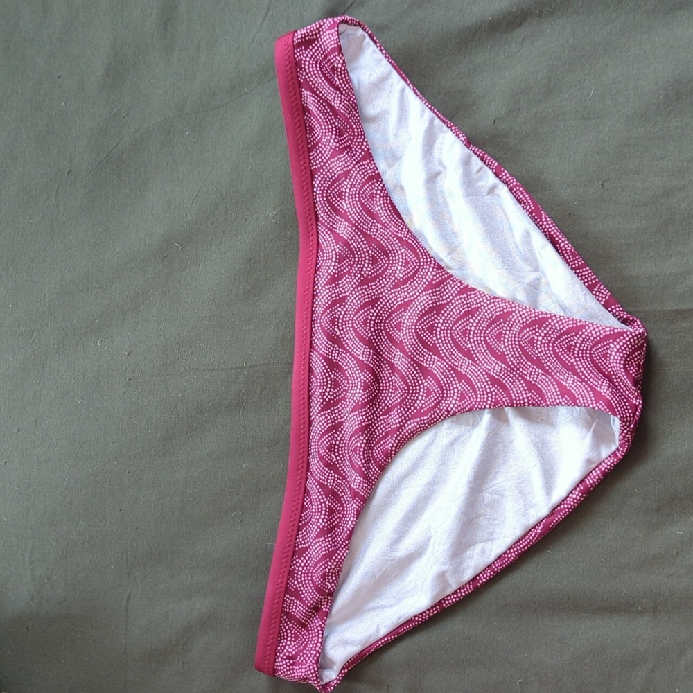 2/$25 Patagonia swim bottom size large